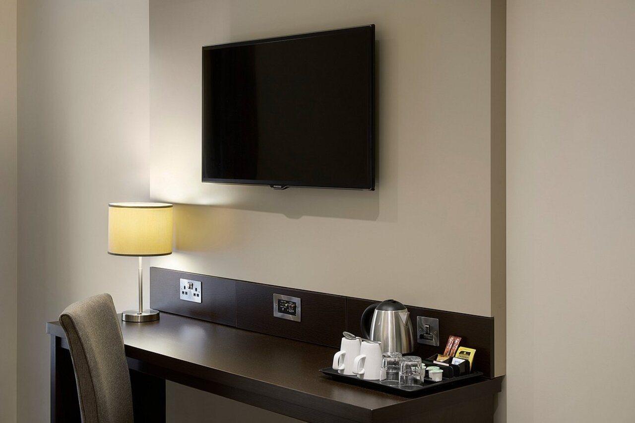 Premier Inn Chelmsford City Centre Экстерьер фото